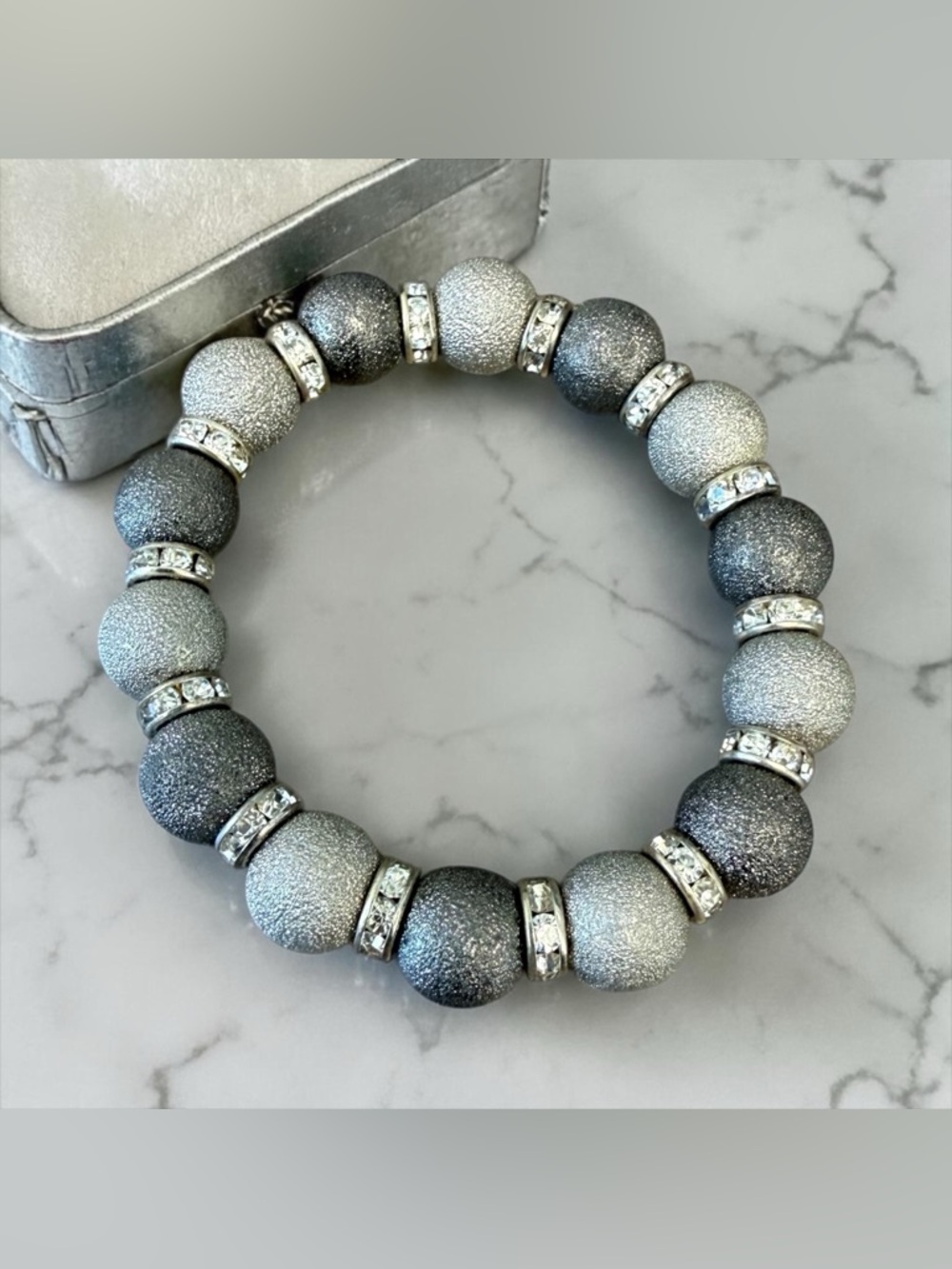🏷️‼️5/$25🏷️‼️🩶CARISSIMA BIJOUX🩶Gray & Silver Glitter Beads w/RS Spacers Bracelet